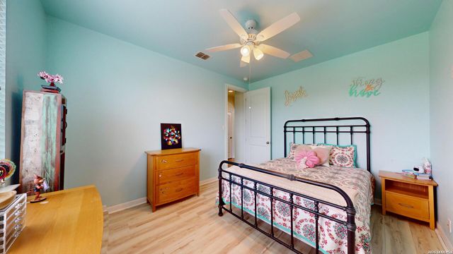 10111 Shallow Bank, Converse, TX 78109
