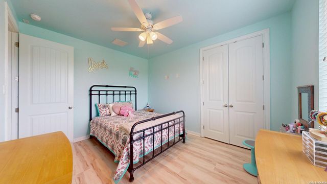 10111 Shallow Bank, Converse, TX 78109