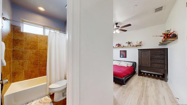 10111 Shallow Bank, Converse, TX 78109