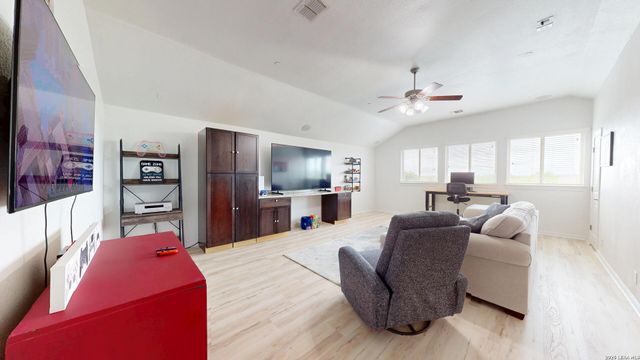 10111 Shallow Bank, Converse, TX 78109