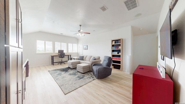 10111 Shallow Bank, Converse, TX 78109