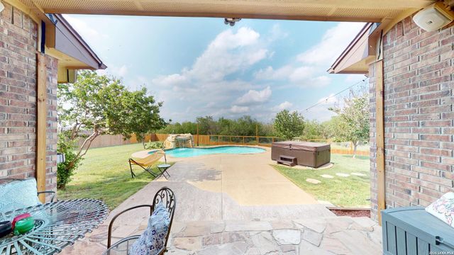 10111 Shallow Bank, Converse, TX 78109