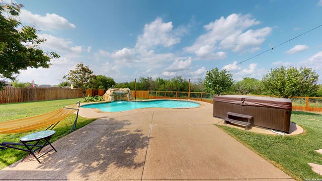 10111 Shallow Bank, Converse, TX 78109