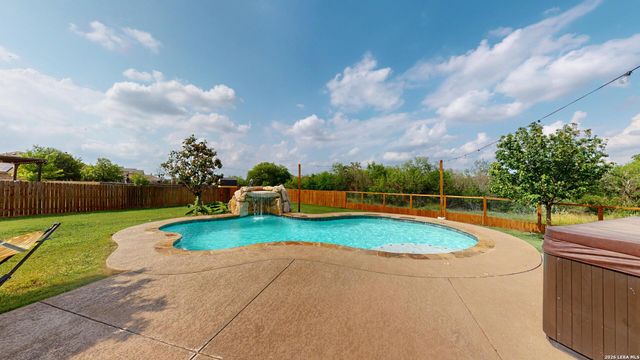 10111 Shallow Bank, Converse, TX 78109