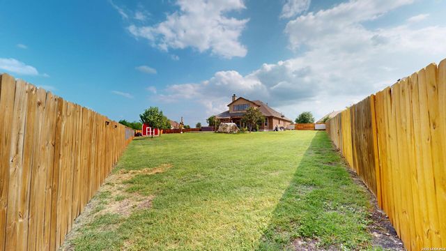 10111 Shallow Bank, Converse, TX 78109
