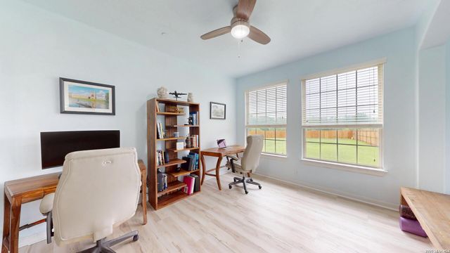 10111 Shallow Bank, Converse, TX 78109