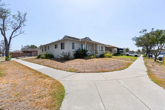5876 Denmead, Lakewood, CA 90713