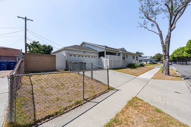 5876 Denmead, Lakewood, CA 90713
