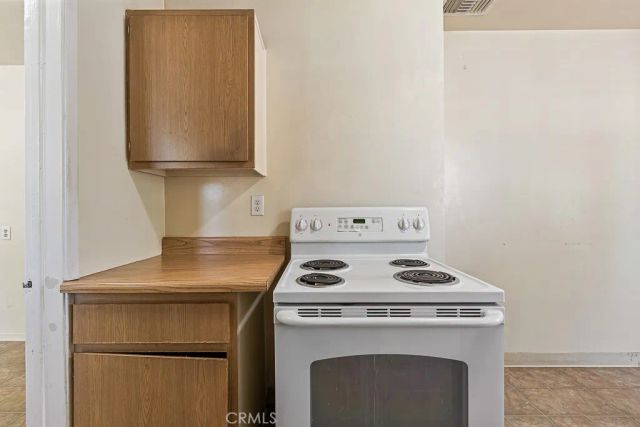 5876 Denmead, Lakewood, CA 90713