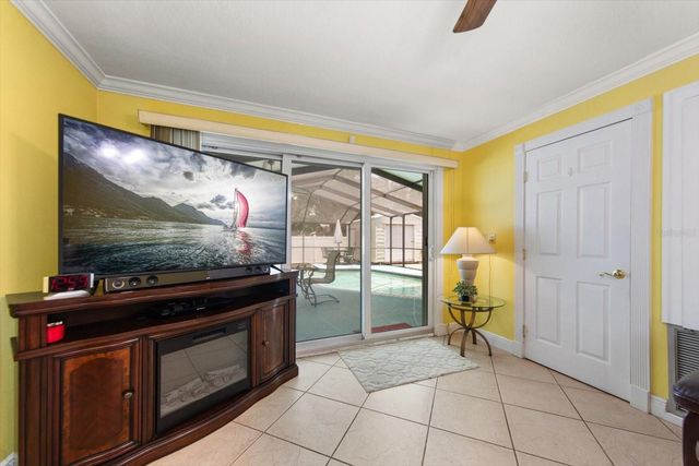 811 48TH AVENUE N, St Petersburg, FL 33703