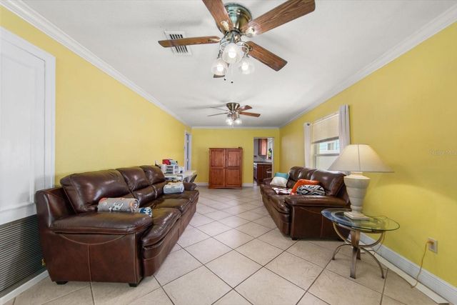 811 48TH AVENUE N, St Petersburg, FL 33703