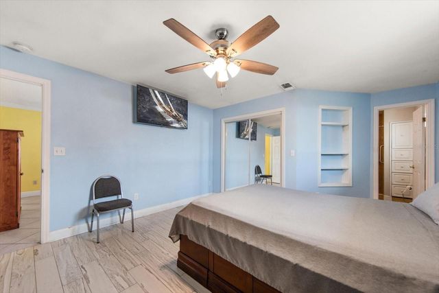 811 48TH AVENUE N, St Petersburg, FL 33703