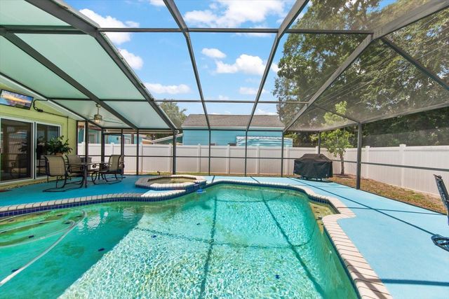 811 48TH AVENUE N, St Petersburg, FL 33703