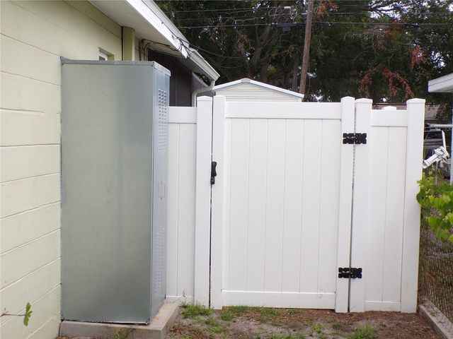 811 48TH AVENUE N, St Petersburg, FL 33703