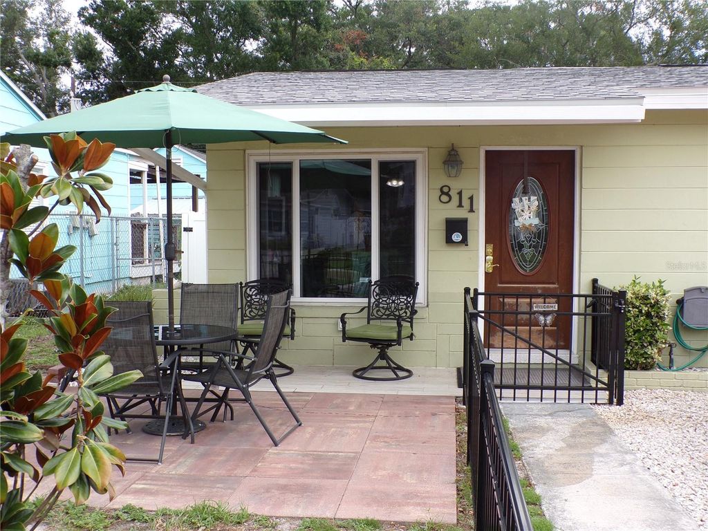 811 48TH AVENUE N, St Petersburg, FL 33703