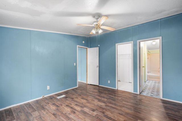 743 Oak MDWS, San Marcos, TX 78666