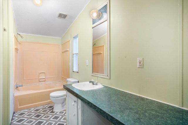 743 Oak MDWS, San Marcos, TX 78666