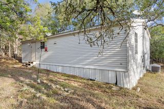 743 Oak MDWS, San Marcos, TX 78666
