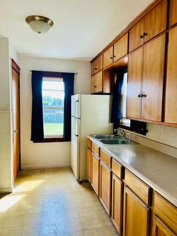 521 E 161st Place, South Holland, IL 60473