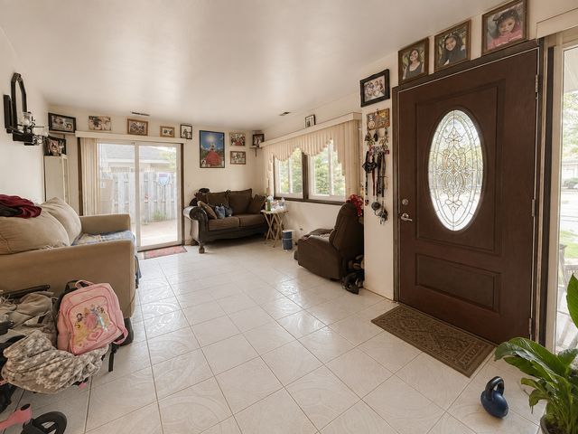 1457 Fremont Drive, Hanover Park, IL 60133