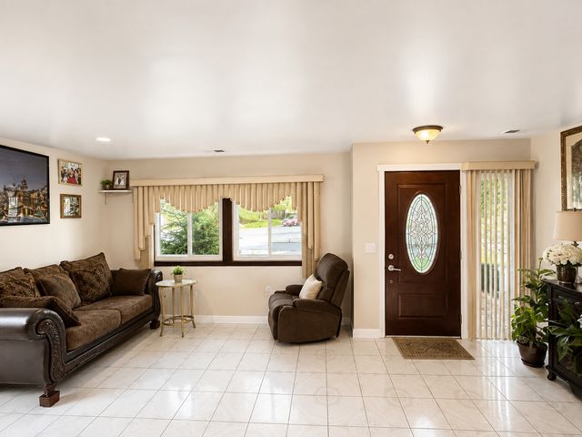1457 Fremont Drive, Hanover Park, IL 60133