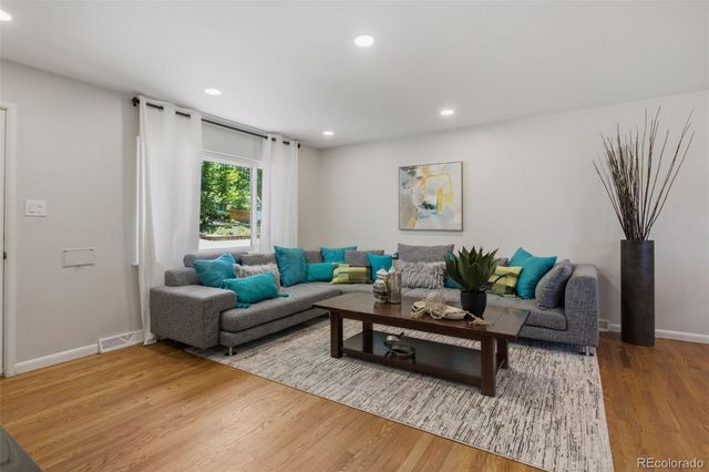 5301 S Washington Street, Littleton, CO 80121