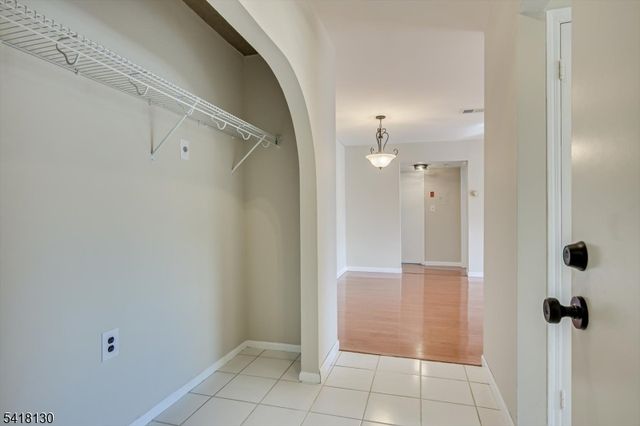 305 Sharon Garden Ct, Woodbridge Twp., NJ 07095