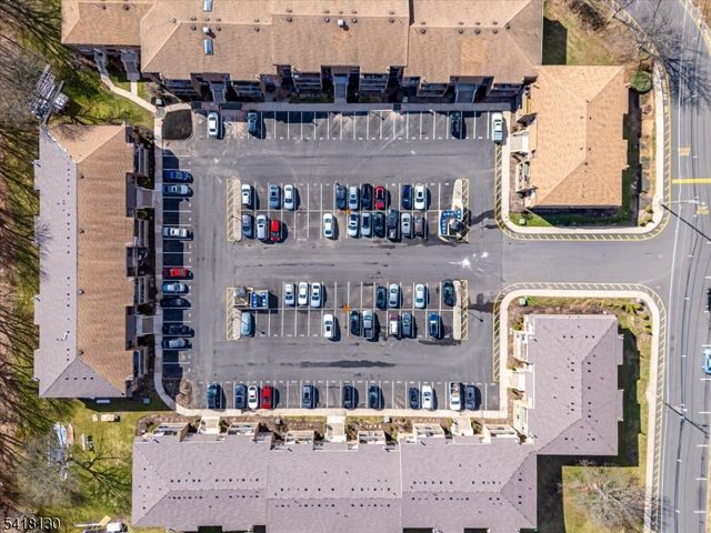 305 Sharon Garden Ct, Woodbridge Twp., NJ 07095