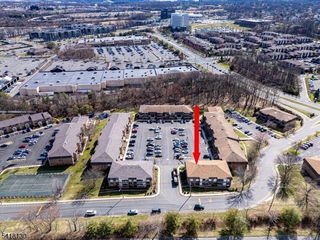 305 Sharon Garden Ct, Woodbridge Twp., NJ 07095