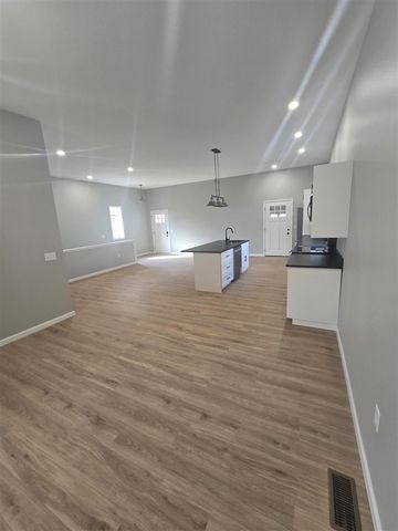 315 E Arlington Street, Bangor, MI 49013