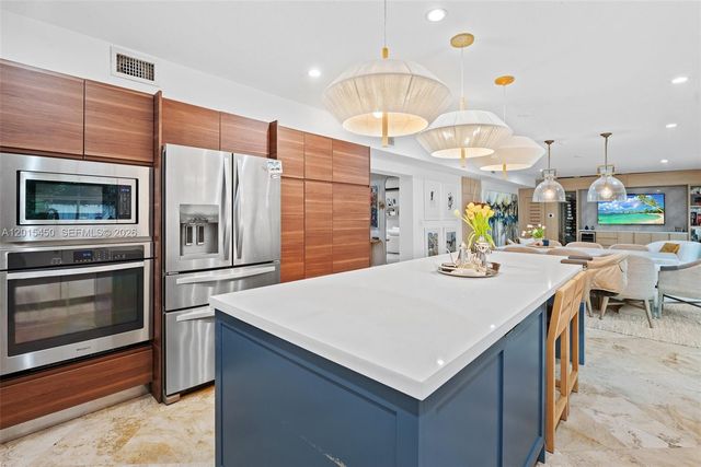 200 W Mashta Dr, Key Biscayne, FL 33149
