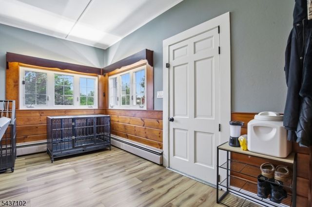 52 Charlestown Rd, Hampton Boro, NJ 08827
