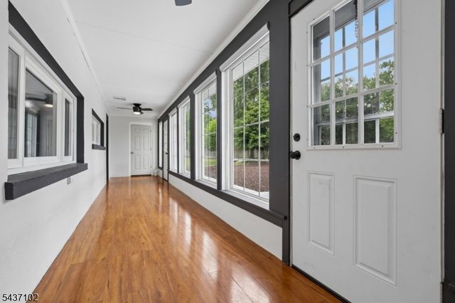 52 Charlestown Rd, Hampton Boro, NJ 08827