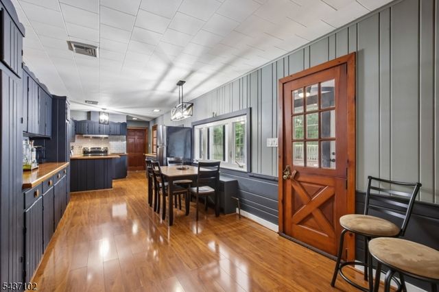 52 Charlestown Rd, Hampton Boro, NJ 08827