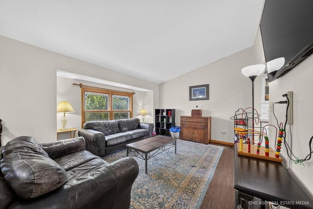 1358 Cottonwood Lane, Crystal Lake, IL 60014