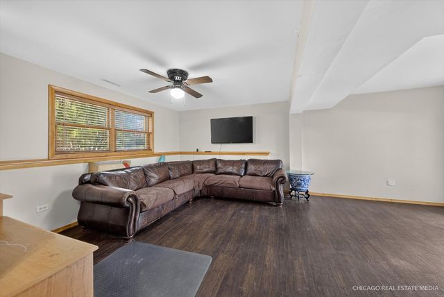 1358 Cottonwood Lane, Crystal Lake, IL 60014