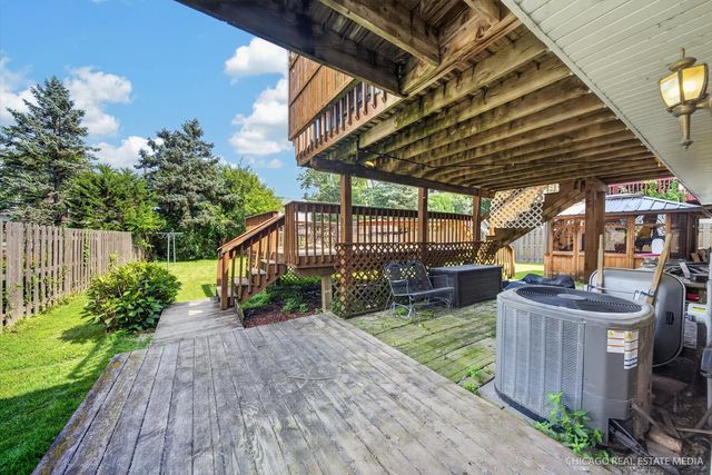 1358 Cottonwood Lane, Crystal Lake, IL 60014