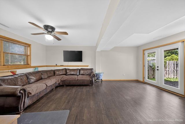 1358 Cottonwood Lane, Crystal Lake, IL 60014