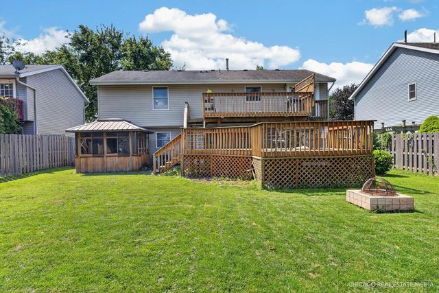 1358 Cottonwood Lane, Crystal Lake, IL 60014