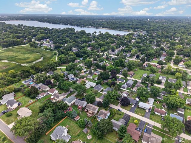 1358 Cottonwood Lane, Crystal Lake, IL 60014
