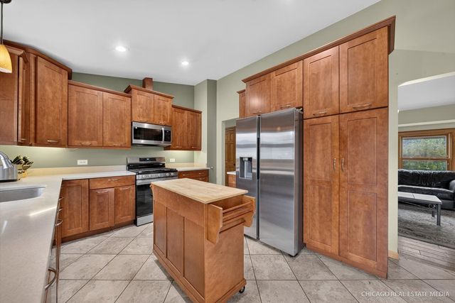 1358 Cottonwood Lane, Crystal Lake, IL 60014