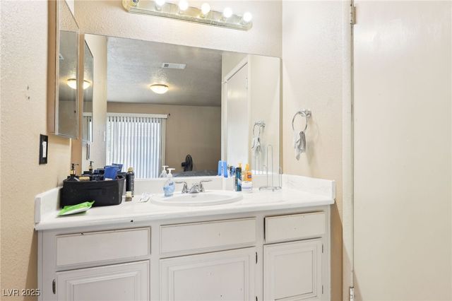 3233 Kinsale Court, Las Vegas, NV 89121