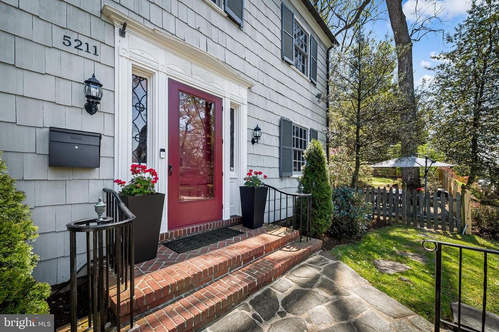 Image 2 of property listing at 5211 TILBURY WAY, Baltimore, MD 21212