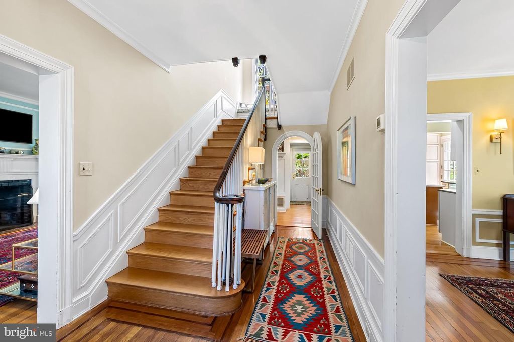 Image 3 of property listing at 5211 TILBURY WAY, Baltimore, MD 21212