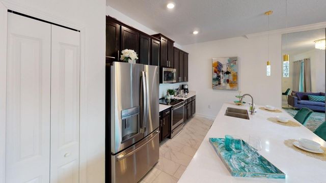 972 LEADER STREET, Davenport, FL 33896