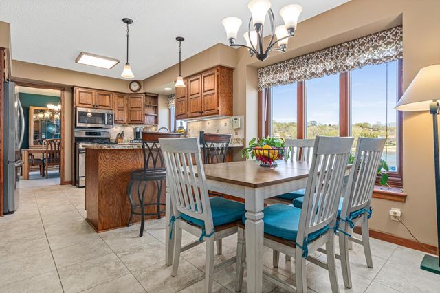 13729 W Preserve Boulevard, Burnsville, MN 55337