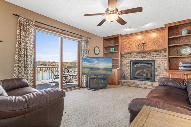 13729 W Preserve Boulevard, Burnsville, MN 55337