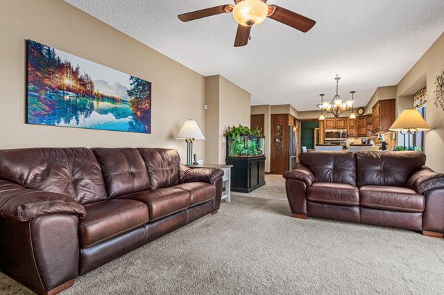 13729 W Preserve Boulevard, Burnsville, MN 55337