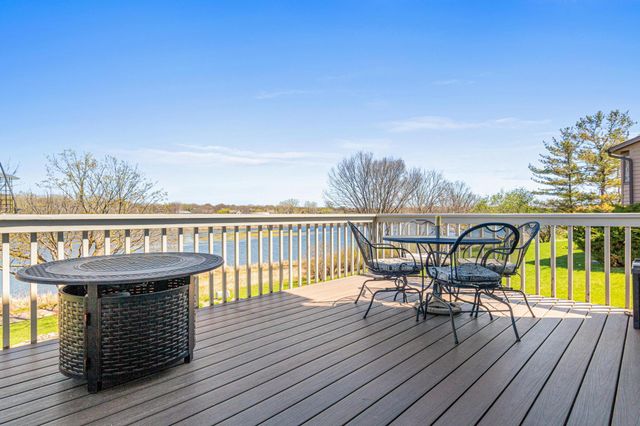 13729 W Preserve Boulevard, Burnsville, MN 55337