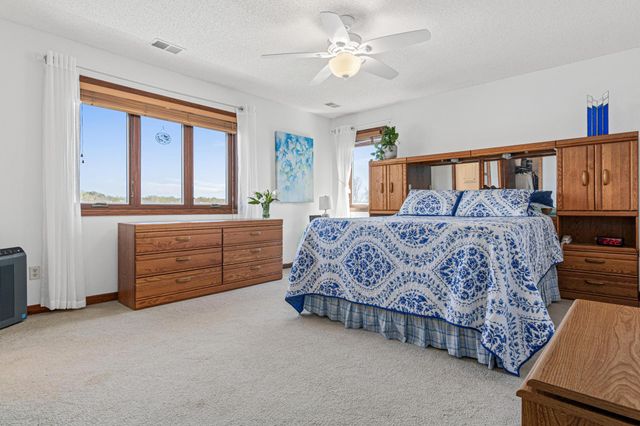 13729 W Preserve Boulevard, Burnsville, MN 55337